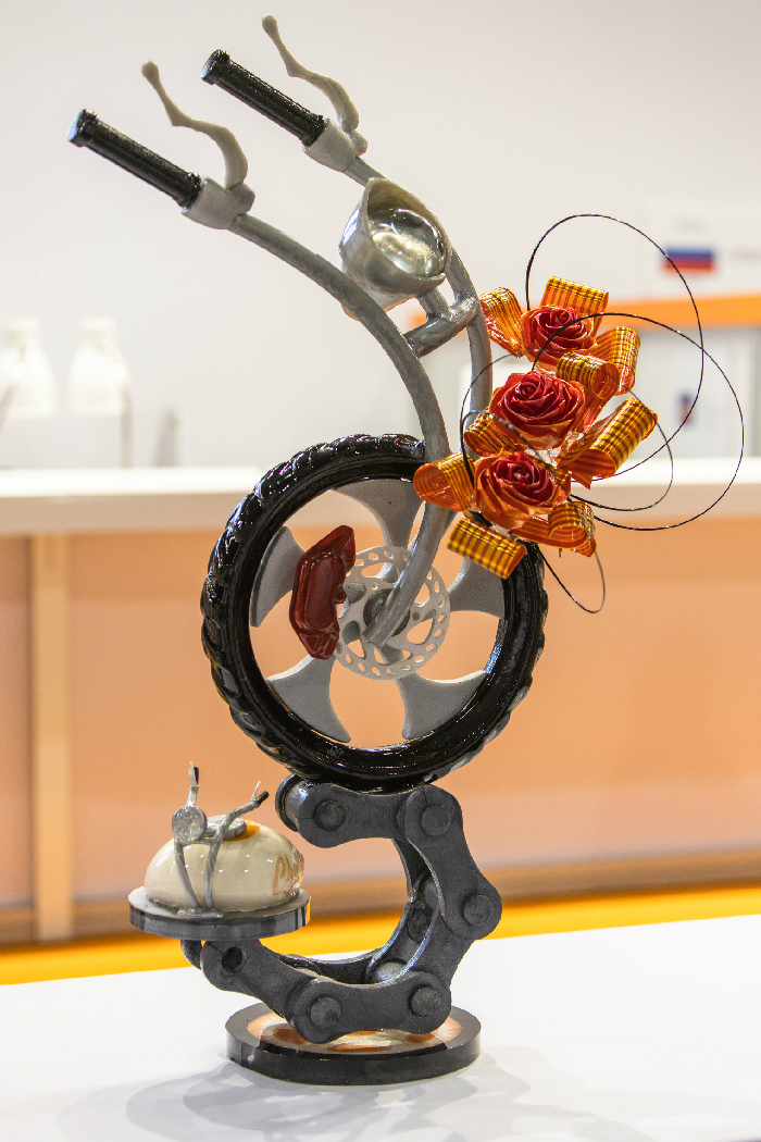 фигура из карамели