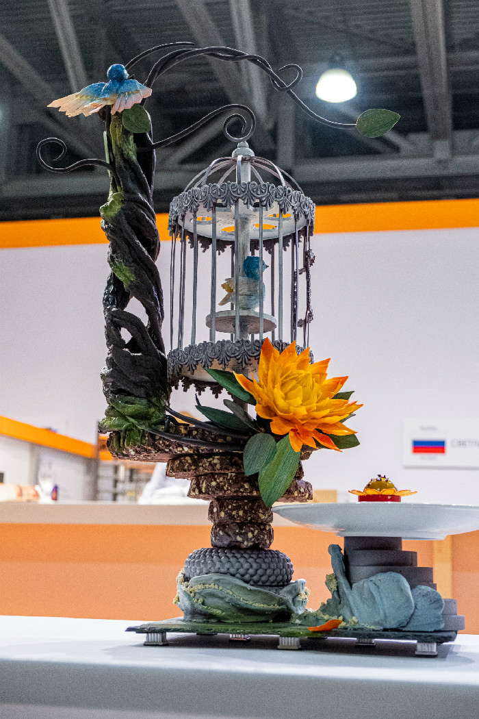 Фигура из шоколада