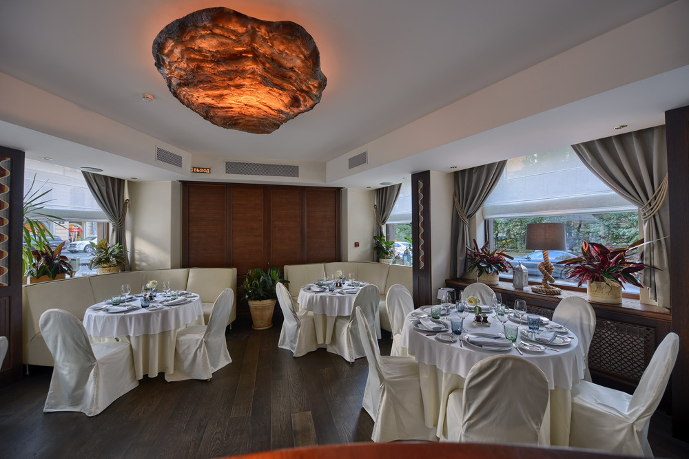 Ресторан La Maree на Суворовском проспекте 