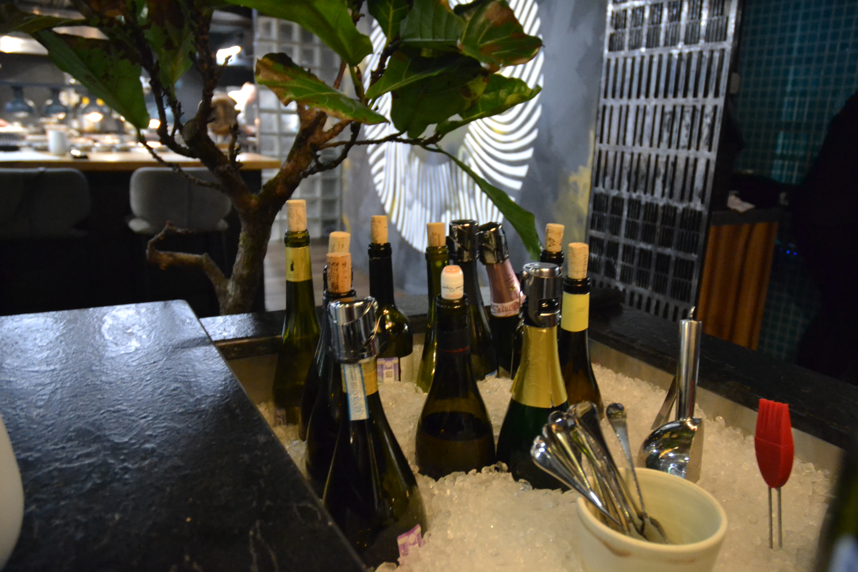 Одна из концепций этого ресторана - подавать к каждому блюду свое вино