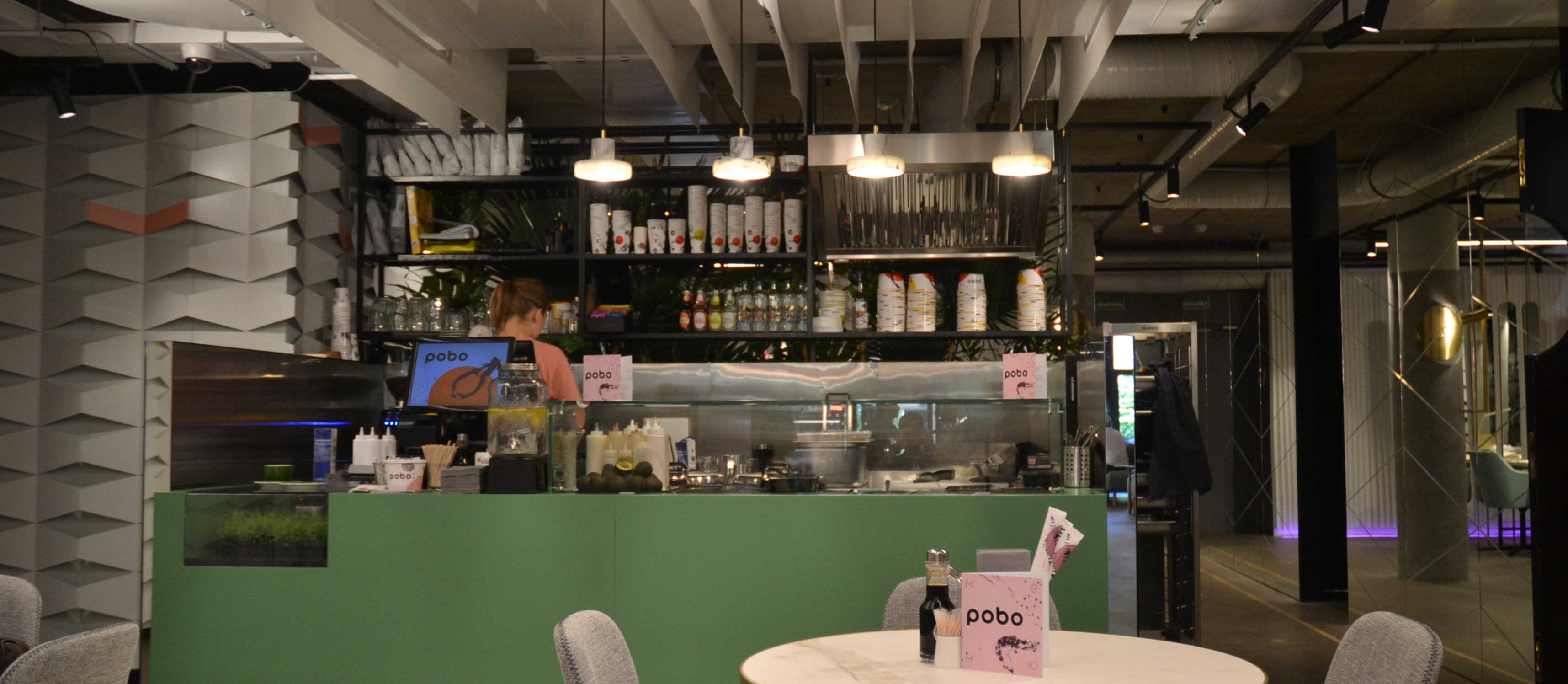 Стойка заказа, она же кухня, она же стойка выдачи.