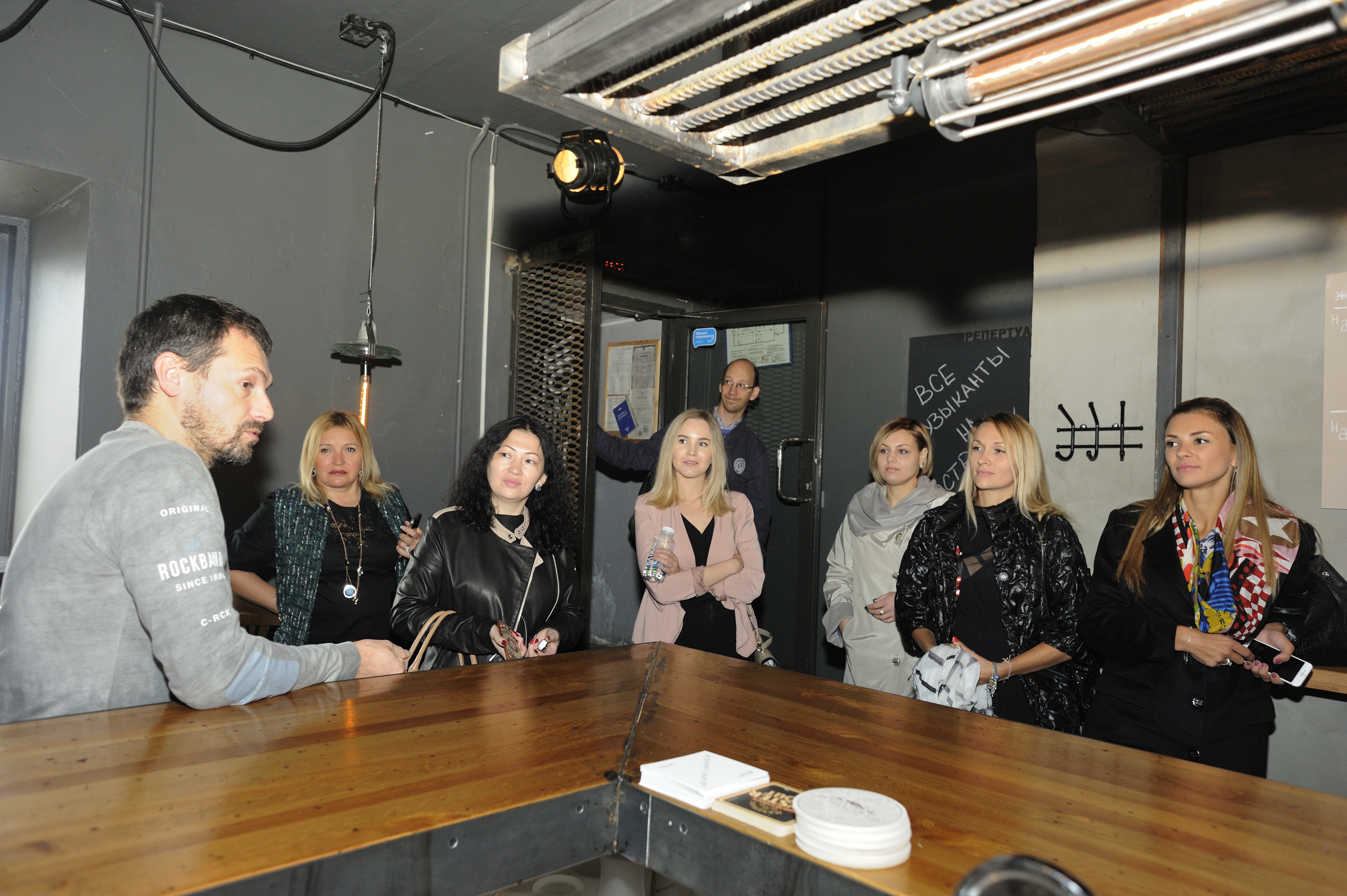 Общение с владельцем "Бара разбитых сердец Тельмы и Луизы", ресторатором Александром Затуливетровым