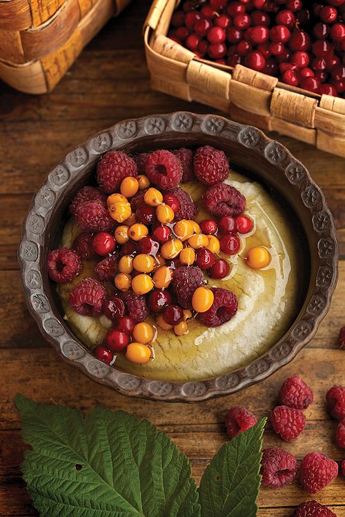 Рецепт дежни: толоконо, простокваша, свежий мед и малина